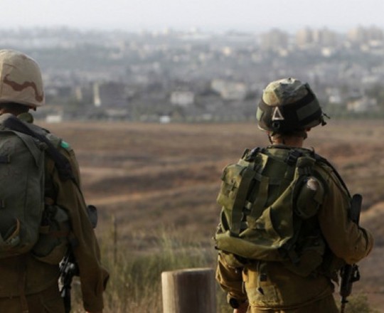 الاحتلال يطلق النار صوب المواطنين في بلدة القرارة جنوب القطاع - أرشيف