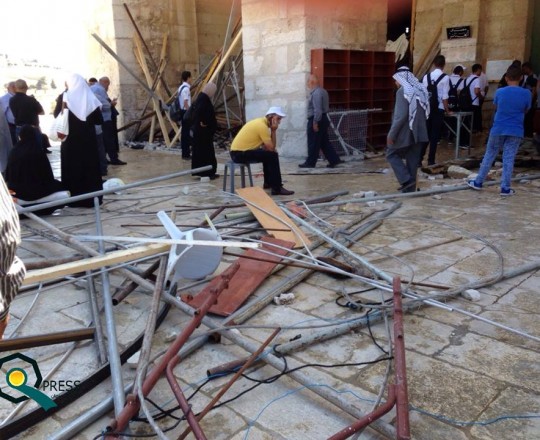الدمار الذي أحدثه جنود الاحتلال في المسجد الأقصى صباحاً- كيوبرس