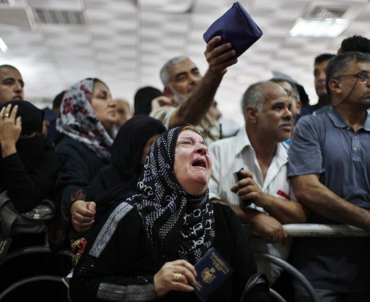 معاناة معبر رفح