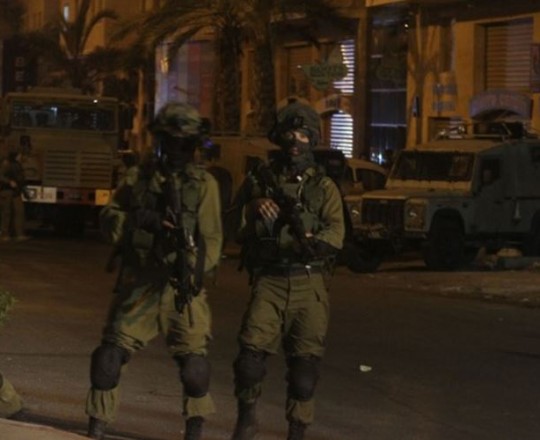 جيش الاحتلال ينشر حواجزه بمحيط الخليل
