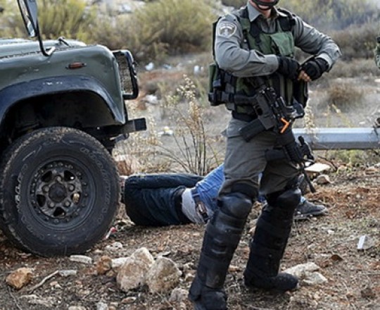 لحظة إعدام جنود الاحتلال لشاب فلسطيني بالضفة المحتلة