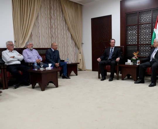 لقاء الرئيس ، أمس، بعدد من الوزراء 