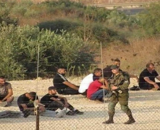 الاحتلال يطارد العمال 