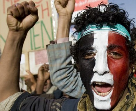 مُتظاهر يمني