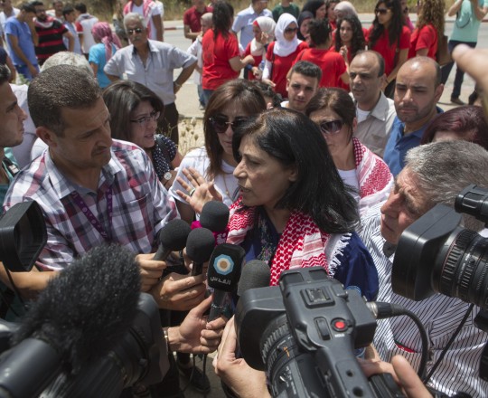 خالدة جرار بعد خروجها من الاعتقال