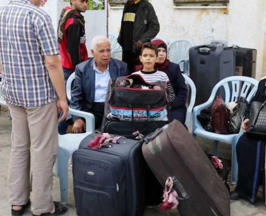 من السفر عبر معبر رفح قبل أيام 