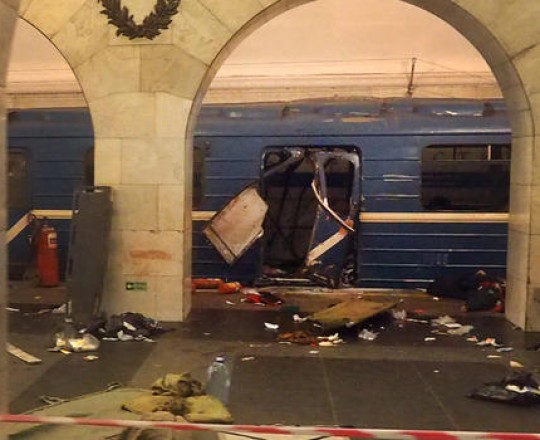 من موقع التفجيرات