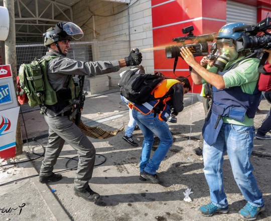 أرشيفية - الاحتلال يستهدف الصحفيين