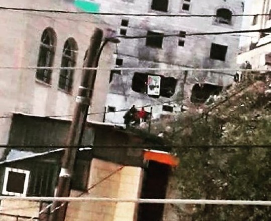 منزل الأسير راغب عليوي الذي فجرته قوات الاحتلال فجر اليوم، ويتهمه الاحتلال بترأس الخلية التي نفذت عملية ايتمار شرق نابلس في الأول من اكتوبر الماضي