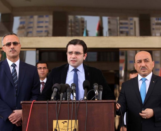 أرشيف: بسيسو خلال مؤتمر لحكومة التوافق بغزّة