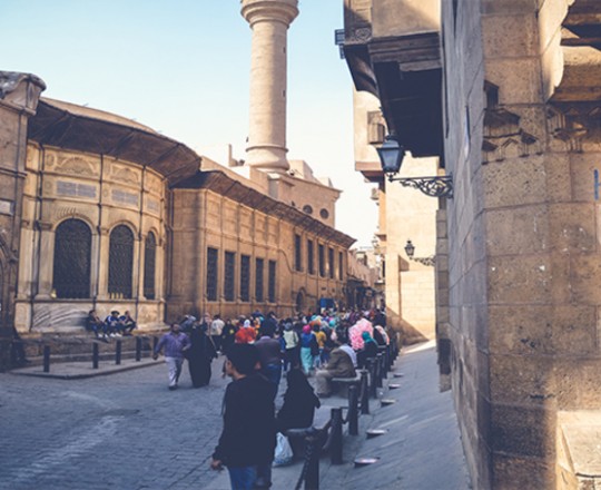 الدولة الدّينية أم الدولة المدنيّة؟: صراعٌ على مداخل الإصلاح 