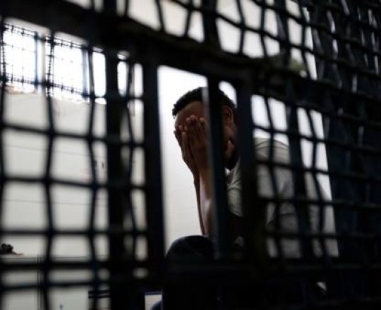 معاناة الأسرى  - ارشيف