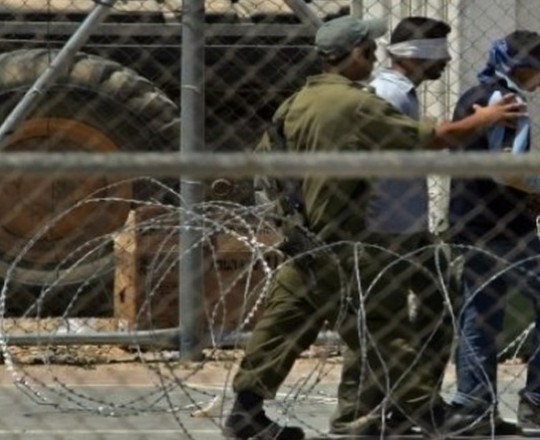 اعتقالات قوات الاحتلال قرب السياج الفاصل