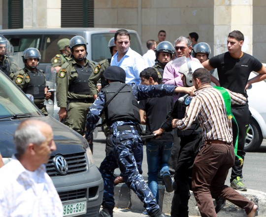 ارشيفية-الأجهزة الأمنية تعتقل 17 معلماً في رام الله