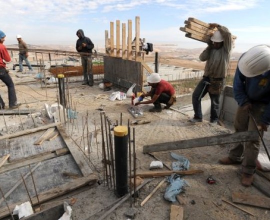 عمال فلسطينيون