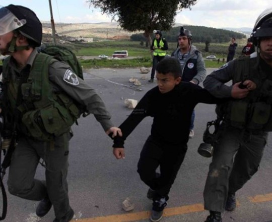 تعبيرية- محكمة الاحتلال تحكم بسجن طفل من مخيم العروب