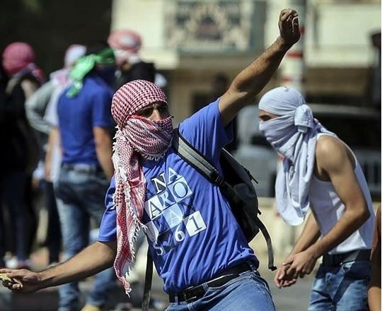مواجهات بين شبان فلسطينيين وجنود الاحتلال