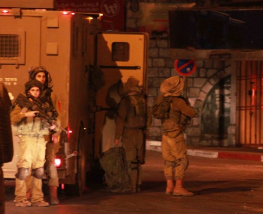 اقتحام جنود الاحتلال لبلدات الضفة ليلاً