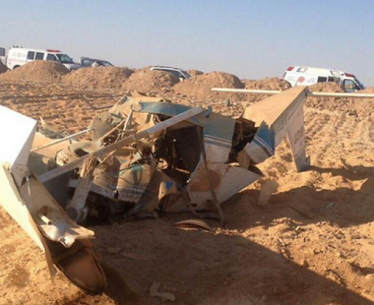 طائرة متحطمة
