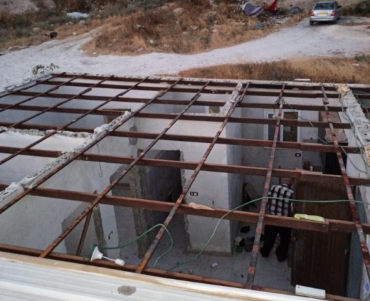 جانب من عملية الهدم