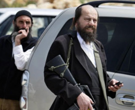 ارشيفية - مستوطنين بمدينة الخليل