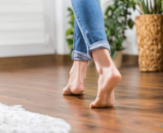 المشي على أصابع القدم