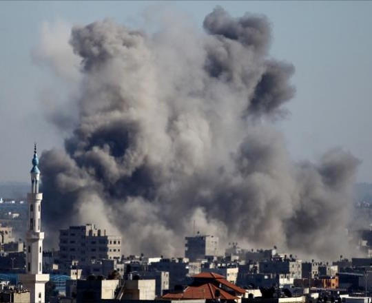 أرشيف: قصف إسرائيلي على قطاع غزة