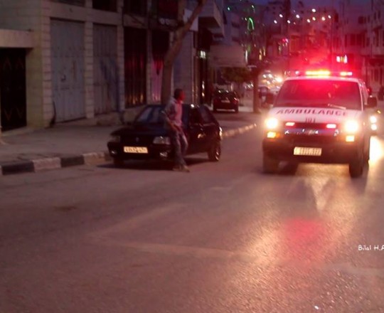 خلال نقل جثمان الشهيد القصراوي لمشفى الأهلي بالخليل