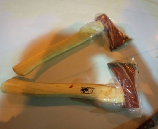 أعلن الاحتلال عن اعتقال فلسطيني والعثور على سكاكين وبلطات ورصاص داخل سيارة فلسطينية على أحد الحواجز قرب نابلس