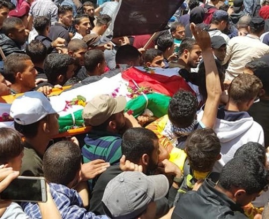 جماهير غزة تُشيّع أربعة من شهدائها