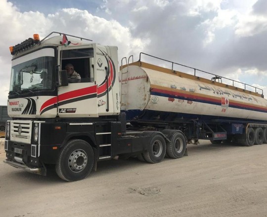 توريد الوقود عبر كرم أبو سالم لقطاع غزة- ارشيف