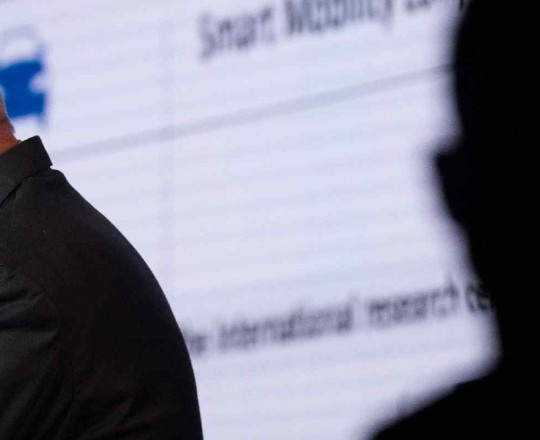 مصير نتنياهو في يد المحققين في الملفين 1000 و2000