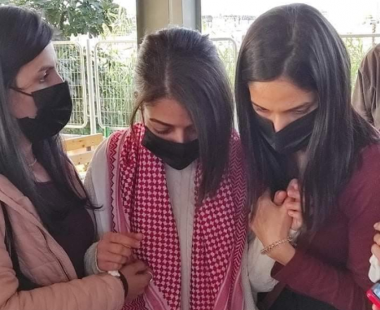 الأسيرة ميس أبو غوش لحظة تحررها
