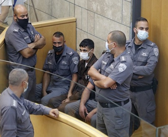 الأسير محمود العارضة في قاعة المحكمة