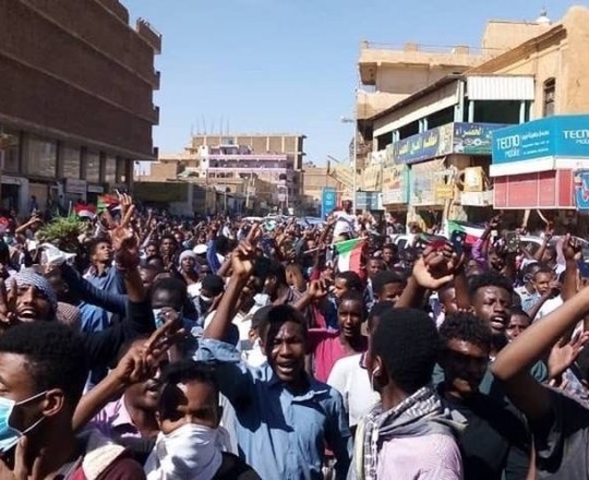 جانب من التظاهرات الشعبية في السودان - أرشيف