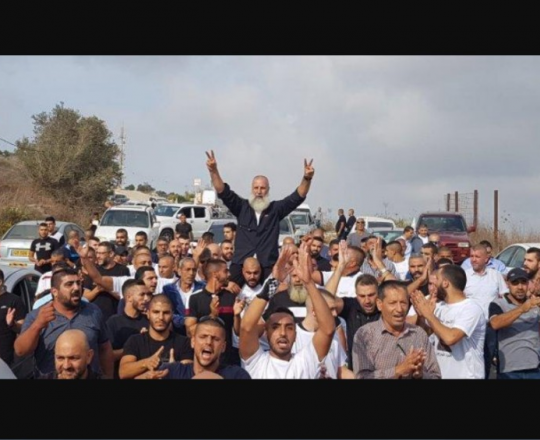 جانب من الاحتفال بتحرر الأسير جبارين.PNG