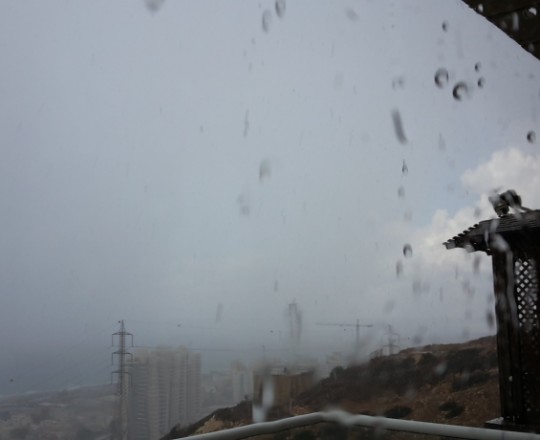 تعبيرية- جو ماطر