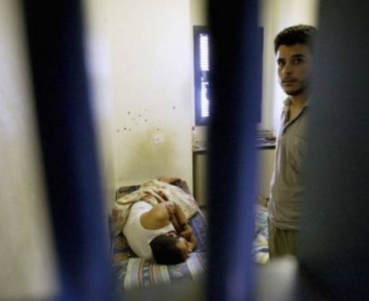 تفاقم الوضع الصحي لعدد من الأسرى في سجون الاحتلال