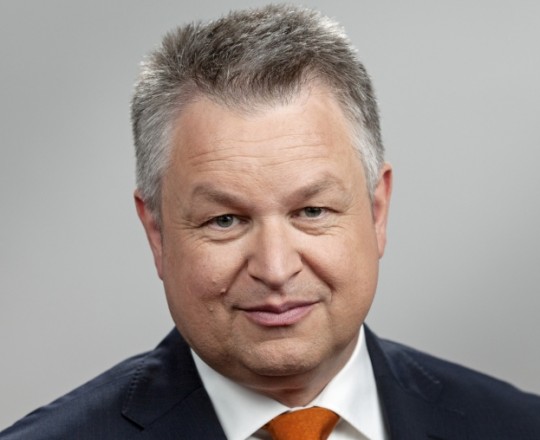 (مايكل لينك) الاحتلال يمنع مقرر حقوق الإنسان الجديد من دخول الأراضي المحتلة