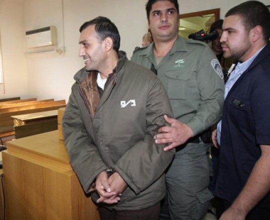 أرشيف: الأسير عاهد أبو غلمي