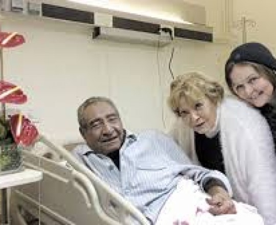 الشاعر الابنودي يرقض في المشفى