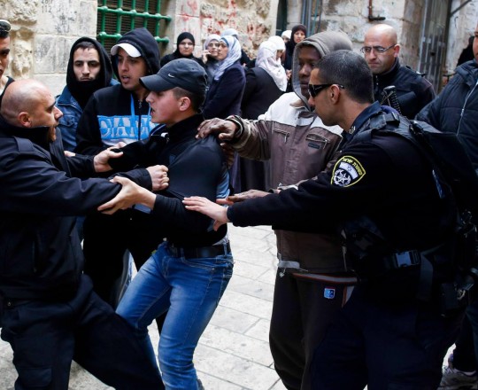 أرشيفية- اعتقال شاب في القدس