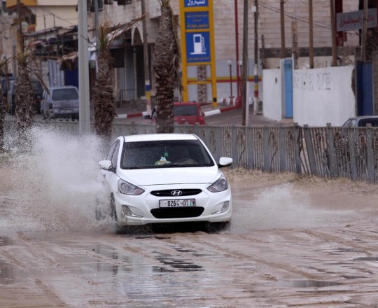 تساقط الامطار