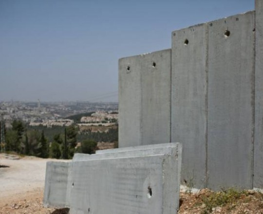 الاحتلال يشرع ببناء مقطع من الجدار في أراضي يعبد جنوب غرب جنين