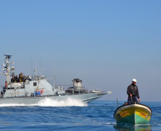 الاحتلال يُفرج عن أربعة صيادين تم اعتقالهم صباح الثلاثاء