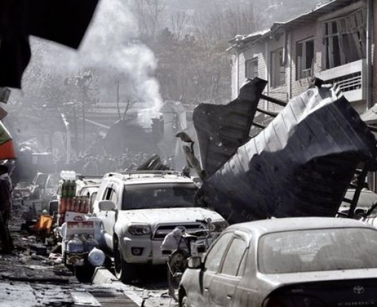 خلف الهجوم أضرارا بالغة في المنطقة التي تقع بها سفارات دول عدة بالقرب من مقر شرطة العاصمة كابول