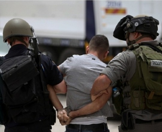 العدو يزعم ضبط شحنة أسلحة مهربة من الأردن إلى فلسطين