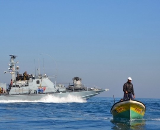 بحرية الاحتلال تعترض الصيادين