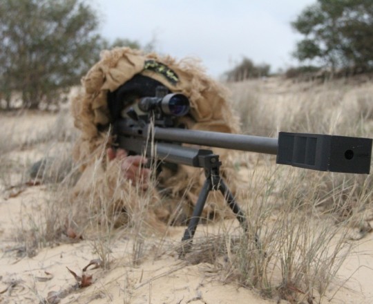 استهداف مركبة صهيونية بنيران قناصة شمال قطاع غزة