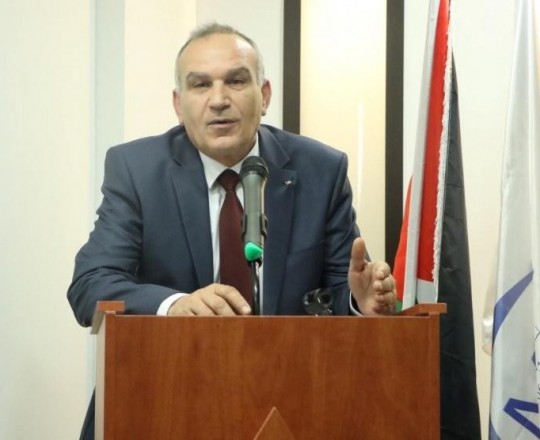 وزير الاتصالات وتكنولوجيا المعلومات اسحق سدر